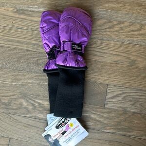 Snow stoppers purple gloves NEW